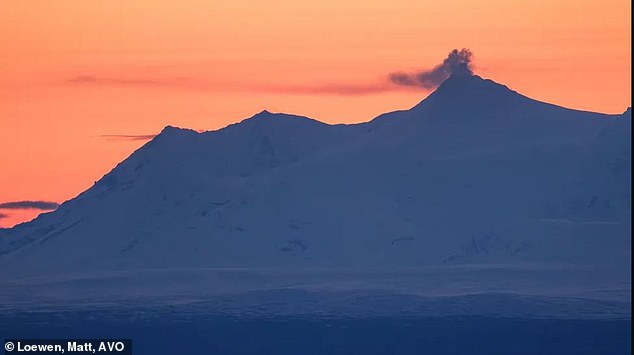 Mount Spurr’s Massive Steam Plume Sparks High Alert for Imminent Volcanic Eruption