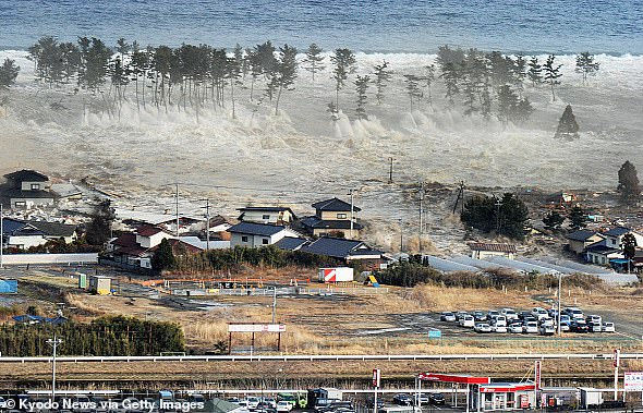 Japan’s Megaquake Alert: Experts Warn 300,000 Casualties, 100-Foot Tsunami Threat