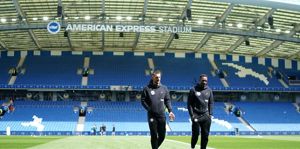 Premier League Live: Brighton vs Newcastle Top-Four Battle; Brentford-Man Utd & West Ham-Spurs Updates
(15 words)