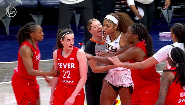 Clark and Reese’s Heated WNBA Opener Clash Sparks Chicago Sky Star’s Restraint Drama