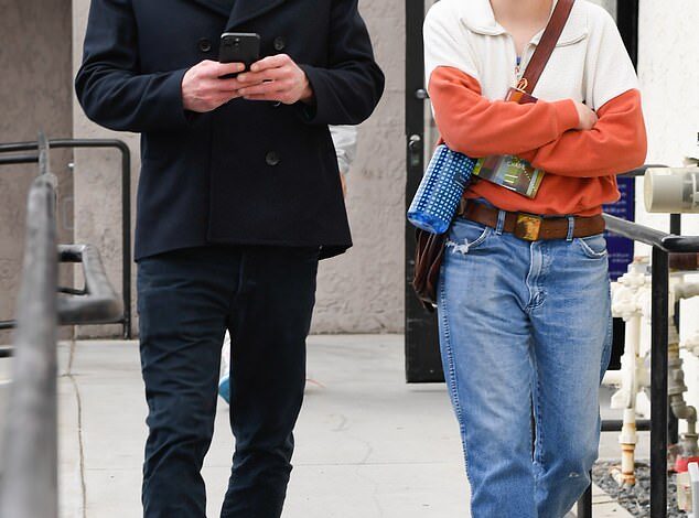 Ben Affleck on His Phone While Taking Kids Fin and Samuel to Lunch Following Visit With Ex Jennifer Garner