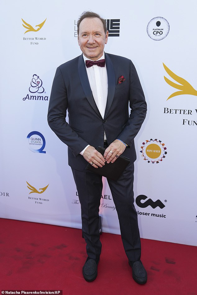 Kevin Spacey Returns to Spotlight, Slams Hollywood ‘Blacklist’ in Cannes Award Speech Amid ‘Not Welcome’ Claims
