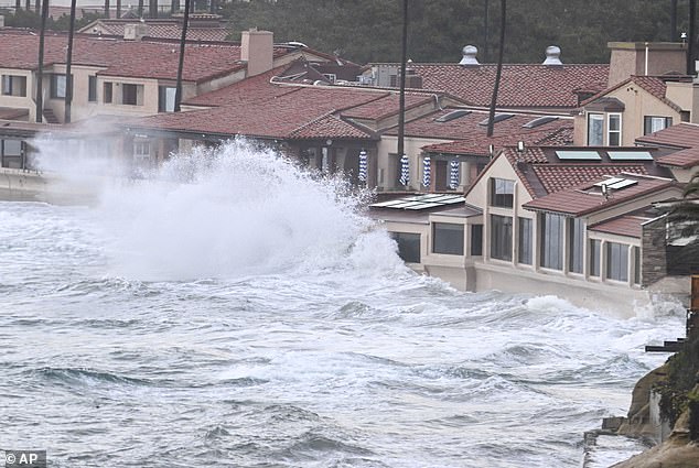 Wealthy U.S. Coastal Cities Sinking Rapidly, Risk Submersion Within 25 Years, Scientists Warn