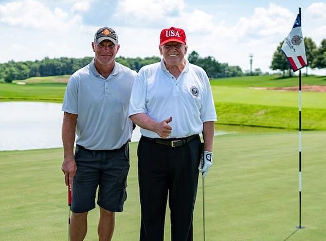 "Brett Favre Accuses Netflix of Political Retaliation Over Trump Endorsement"
