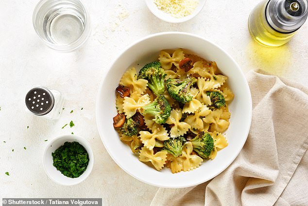 Don’t Eat Noodles Straight from the Pan: Expert Tips for Guilt-Free Pasta Enjoyment