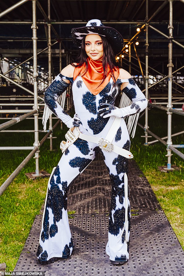 Jade Thirlwall Leads Protest Against JK Rowling at Mighty Hoopla Festival in Support of Trans Rights
This version maintains clarity, neutrality, and conciseness while capturing the key elements: the action, event, context, and cause.