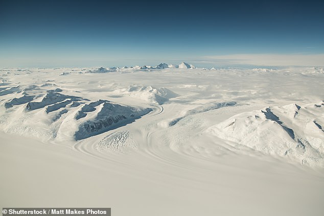 Ancient Frozen Ecosystem Locked Beneath Antarctic Ice Reveals Prehistoric Secrets as Pristine Time Capsule