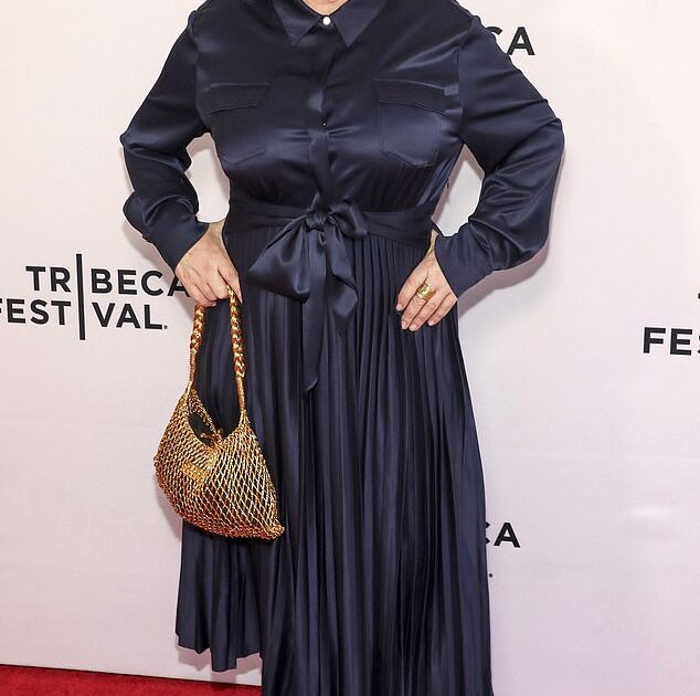 Title: Iconic Actress from Famous Hollywood Family Married to Oscar Winner: Who Is She?