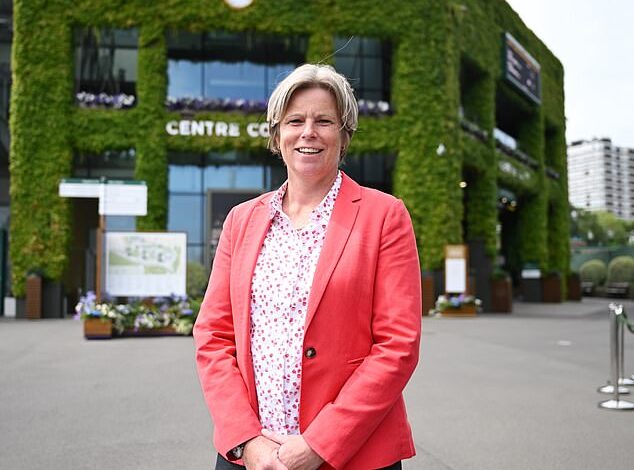 Inside Wimbledon’s Grandeur: 12,000 Petunias, 66,000 Balls, and 2.5 Million Strawberries Prepared Behind the Scenes