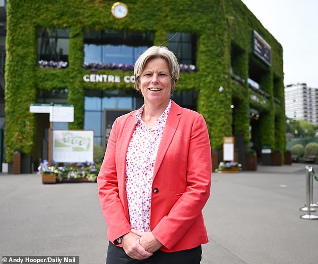 Inside Wimbledon’s Grandeur: 12,000 Petunias, 66,000 Balls, and 2.5 Million Strawberries Prepared Behind the Scenes