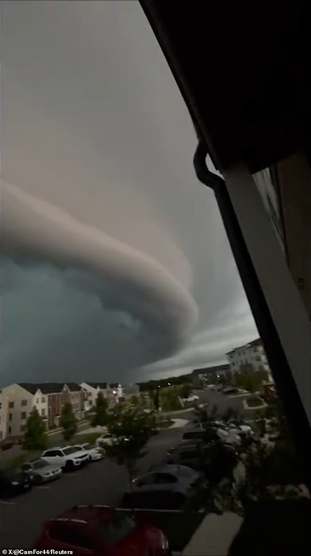 Apocalyptic ‘Doomsday Cloud’ Plunges Maryland into Darkness Amid Severe Storm Warnings