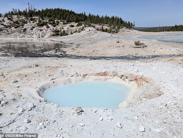 New Yellowstone Basin Vent Discovery Spurs Supervolcano Eruption Risk Evaluation