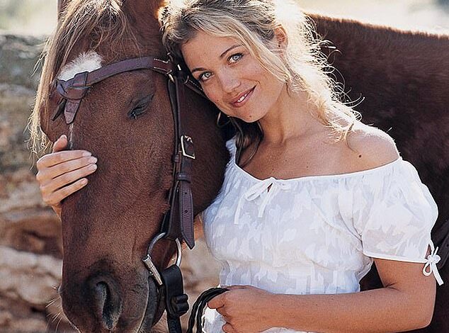 Bridie Carter Unrecognizable in New Photo: ‘McLeod’s Daughters’ Star Returns to Social Media After Long Hiatus