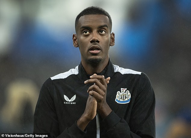 Alexander Isak’s Staggering Six-Figure Weekly Earnings Potential in Saudi Pro League Move Over Liverpool