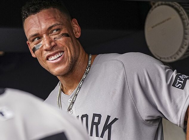 Aaron Judge Sparks Yankees’ Elbow Injury Concerns Amid Anxious Scan Results Wait
