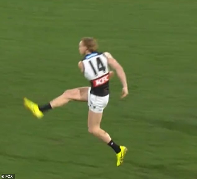 AFL Star’s Shocking Blunder Sparks Unprecedented Game Start, Stunning Fans and Experts