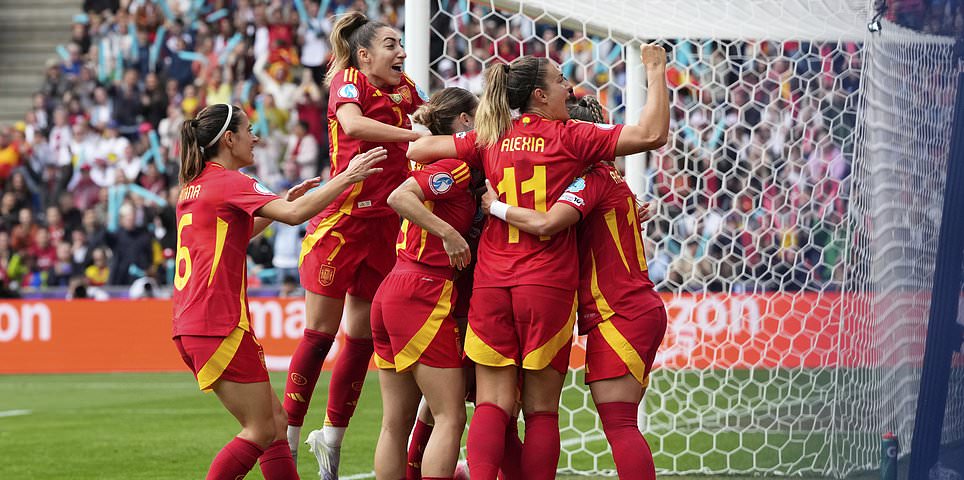 Spain Lead England Early in Women’s Euro Final Via Caldentey; Prince William Watches Revenge Bid