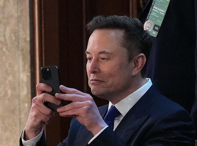 Elon Musk Stuns Tech World with Plan to Resurrect Nostalgic Early 2000s App Platform