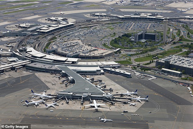Major US Airports Halt Flights Nationwide, Sparking Widespread Travel Chaos