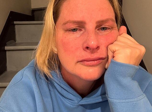 Title:
"Aussie Olympian Leisel Jones’ Heartbreaking Photo Unveils Disturbing Tale, Sparking Fan Concerns"