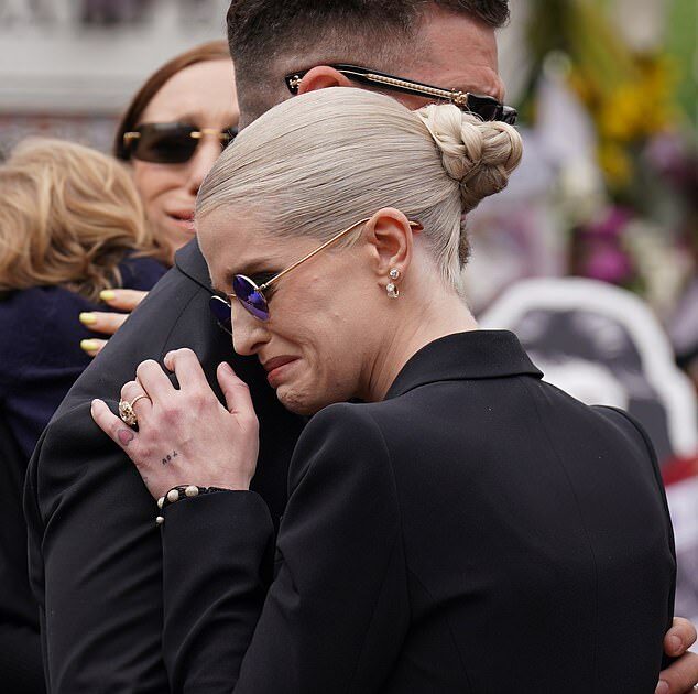 Kelly Osbourne Breaks Silence After Father Ozzy Osbourne’s Funeral, Shares Bold Floral Tribute to Black Sabbath Singer