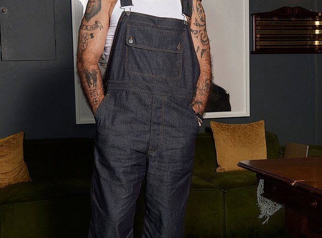 Title: Robbie Williams, 51, Revives Iconic Take That Dungarees at Album Q&A and Addresses Hair Thinning Daily