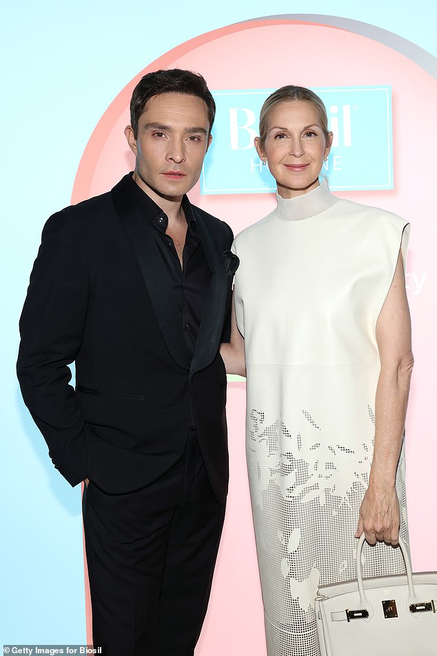 Ed Westwick and Kelly Rutherford Reunite at New York Event 13 Years After Gossip Girl Series Finale